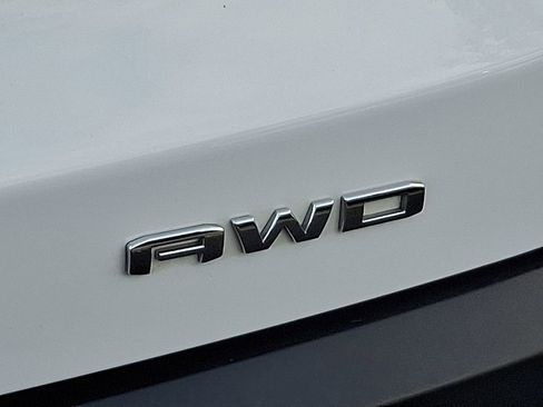 Certified 2023 GMC Acadia SLE w/ Driver Convenience Package image 33