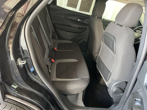 Used 2023 Chevrolet TrailBlazer LT FWD image 21