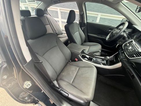 Used 2017 Honda Accord LX image 20
