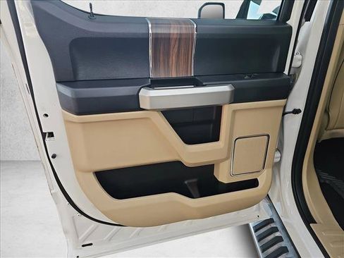 Used 2016 Ford F150 Lariat image 11