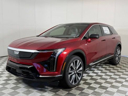 New 2026 Cadillac Optiq Luxury 2 AWD/4WD image 3