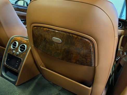 Used 2015 Bentley Flying Spur V8 image 28
