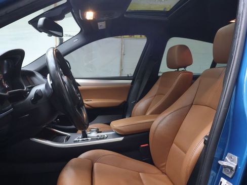 Used 2018 BMW X4 M40i image 17