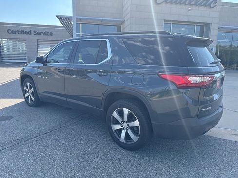 Used 2021 Chevrolet Traverse LT w/ LT Premium Package FWD image 5