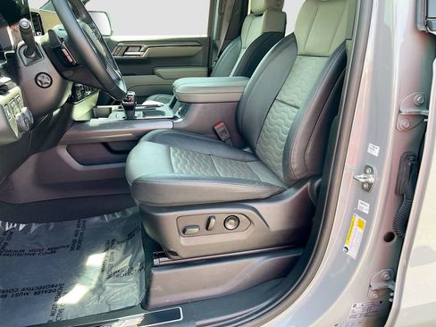 Used 2024 Chevrolet Silverado 1500 ZR2 w/ Technology Package image 20