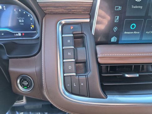 Used 2023 Chevrolet Suburban High Country AWD/4WD image 28