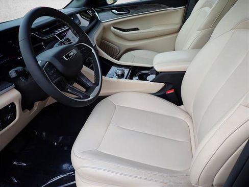 Used 2023 Jeep Grand Cherokee 4WD 4xe image 12