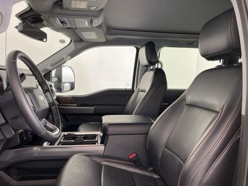 Certified 2025 Ford F350 Lariat w/ Black Appearance Package image 17