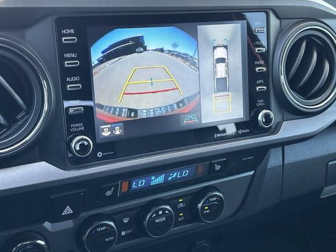 Used 2020 Toyota Tacoma TRD Off-Road w/ Advanced Technology Package AWD/4WD image 15