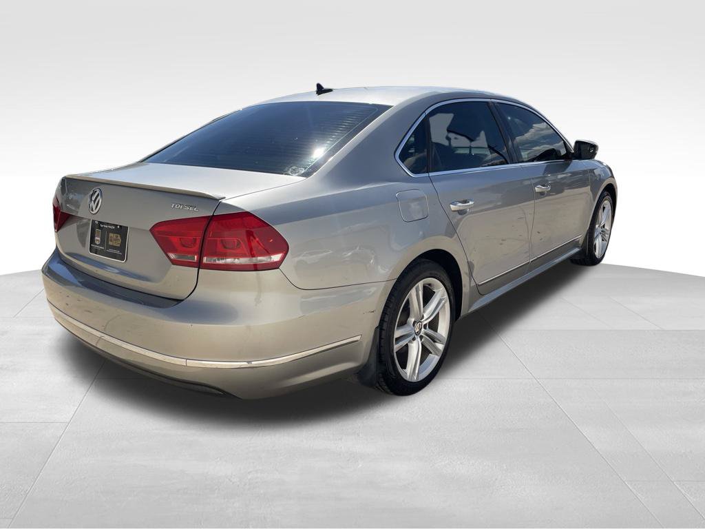 Used 2014 Volkswagen Passat TDI SEL Premium FWD image 5
