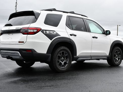 Used 2023 Honda Pilot TrailSport image 7