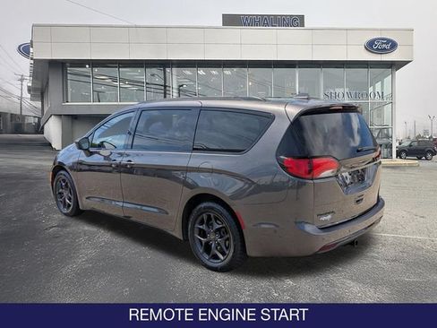 Used 2019 Chrysler Pacifica Touring-L w/ Advanced Safetytec Group FWD image 6