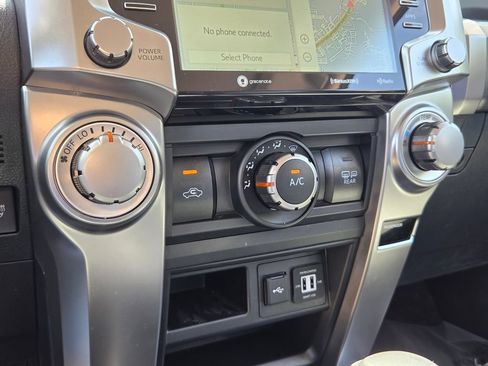 Used 2024 Toyota 4Runner SR5 Premium w/ Moonroof Package RWD image 22