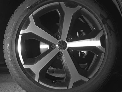 Used 2026 Volkswagen Tiguan SE FWD image 16