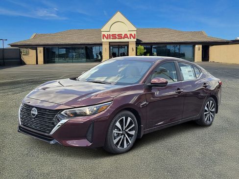 Used 2025 Nissan Sentra SV w/ SV Premium Package FWD image 2