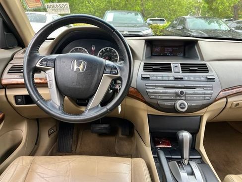 Used 2010 Honda Accord EX-L image 9