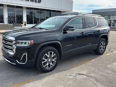Used 2023 GMC Acadia SLT w/ Technology Package FWD image 3