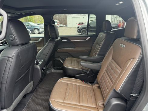 New 2026 GMC Acadia Denali Ultimate w/ LPO, Rugged Package AWD/4WD image 17