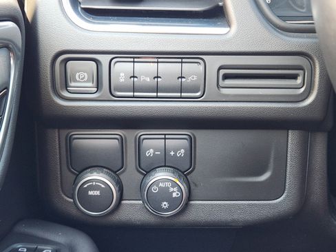 Used 2021 Chevrolet Tahoe LT RWD image 16