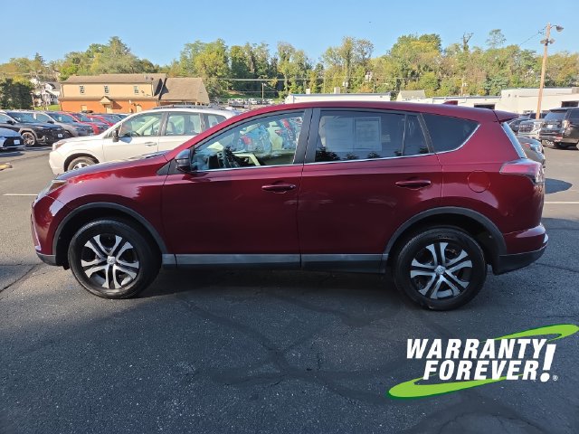 Used 2018 Toyota RAV4 LE w/ Carpet Mat Package FWD image 4