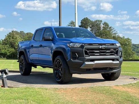 Used 2025 Chevrolet Colorado Trail Boss AWD/4WD image 1