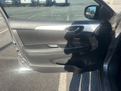 Used 2019 Nissan Sentra S image 10