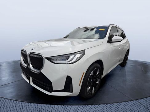 Used 2026 BMW X3 xDrive30i w/ Premium Package AWD/4WD image 3