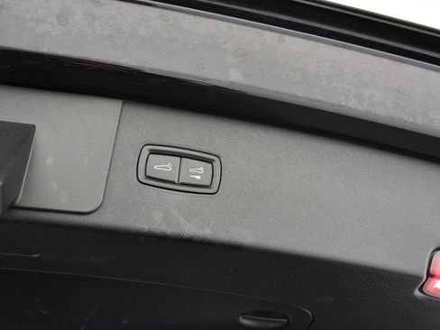 Used 2020 Porsche Cayenne S image 25