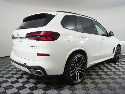 New 2026 BMW X5 sDrive40i w/ M Sport Package RWD image 3