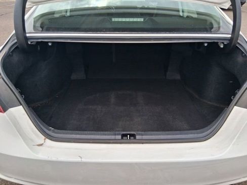 Certified 2019 Toyota Camry SE image 8