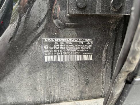 Used 2023 Mercedes-Benz GLB 250 4MATIC image 30