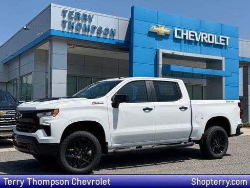 New 2026 Chevrolet Silverado 1500 LT Trail Boss w/ Convenience Package II AWD/4WD image 1