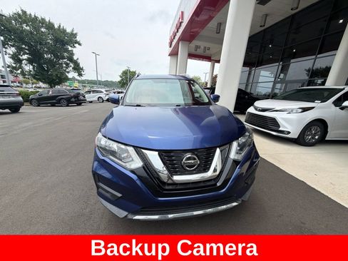 Used 2018 Nissan Rogue SV FWD image 2