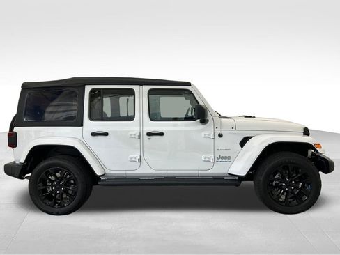 Used 2023 Jeep Wrangler Unlimited Sahara w/ Cold Weather Group image 7