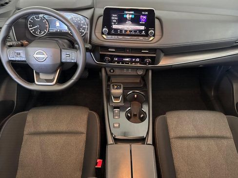 Used 2025 Nissan Rogue SV FWD image 25