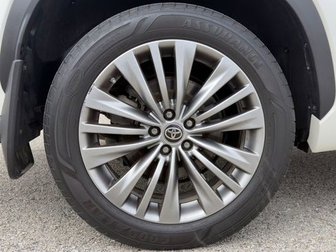 Used 2021 Toyota Highlander Platinum AWD/4WD image 43