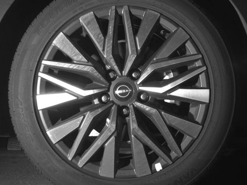 Used 2025 Nissan Altima 2.5 SV FWD image 16