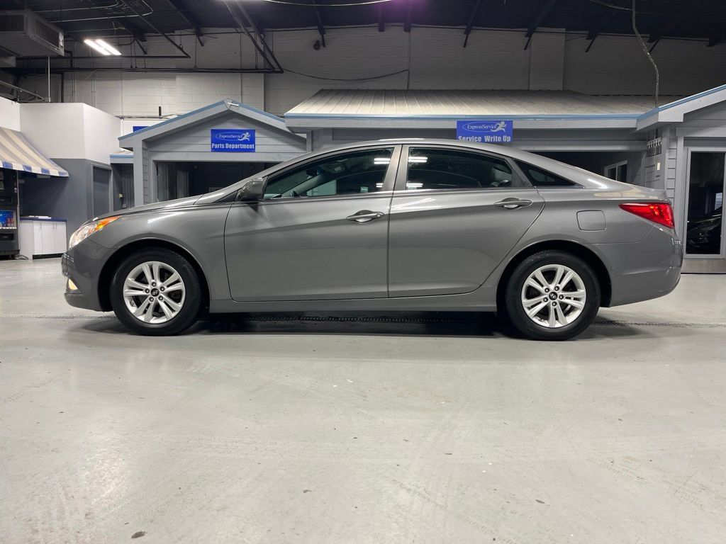 Used 2013 Hyundai Sonata GLS w/ Popular Equipment Pkg FWD image 4