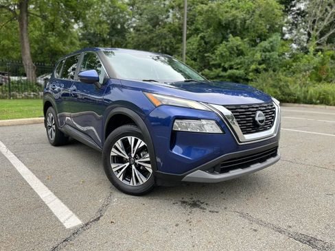 Used 2022 Nissan Rogue SV AWD/4WD image 1