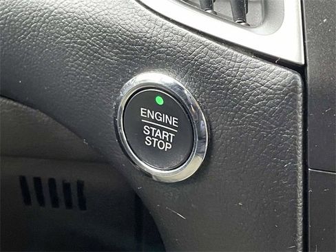 Used 2017 Ford Edge SEL image 26