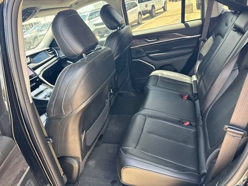 Used 2023 Jeep Grand Cherokee 4WD 4xe image 10