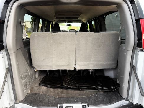 Used 2016 Chevrolet Express 2500 LS RWD image 18