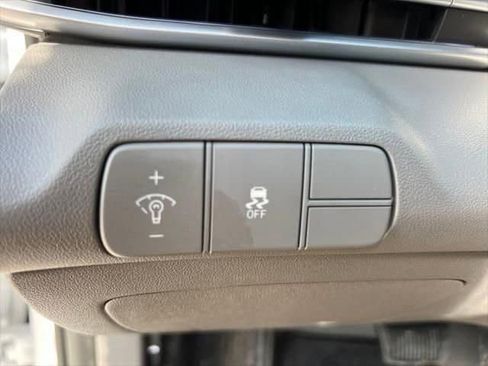 Used 2025 Hyundai Elantra Sport image 16