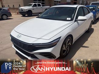 Used 2025 Hyundai Elantra SEL FWD video 1