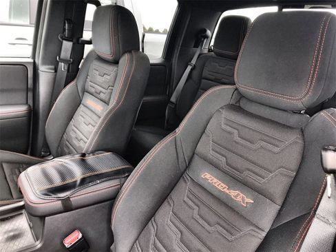 Used 2024 Nissan Frontier PRO-4X w/ Technology Package image 11