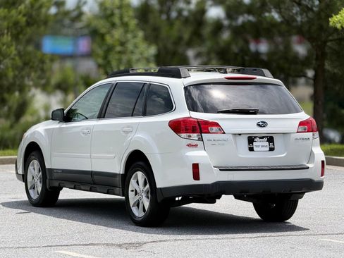 Used 2013 Subaru Outback 2.5i Limited AWD/4WD image 10