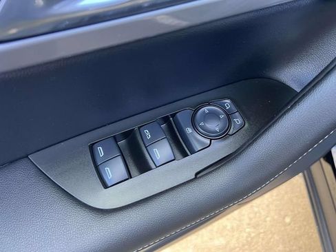 Used 2025 Chevrolet Blazer LT FWD image 20