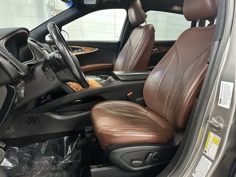 Used 2016 Lincoln MKX Reserve w/ Climate Package image 4