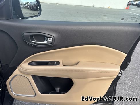 Used 2018 Jeep Compass Sport w/ Tech Group image 17