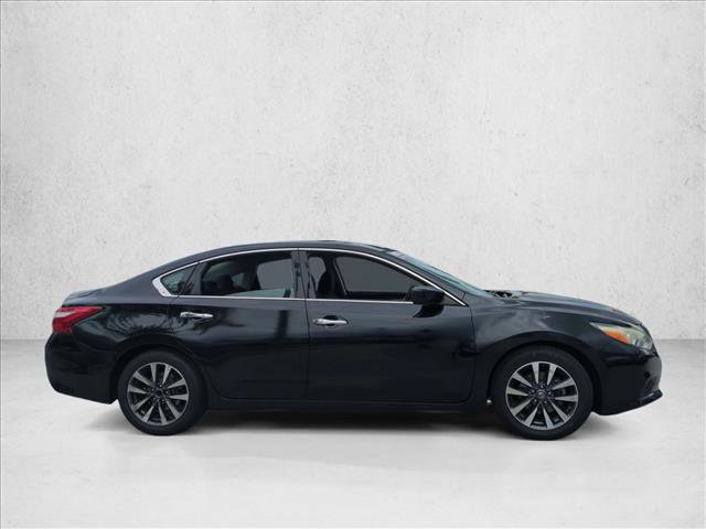 Used 2017 Nissan Altima 2.5 SV FWD image 5
